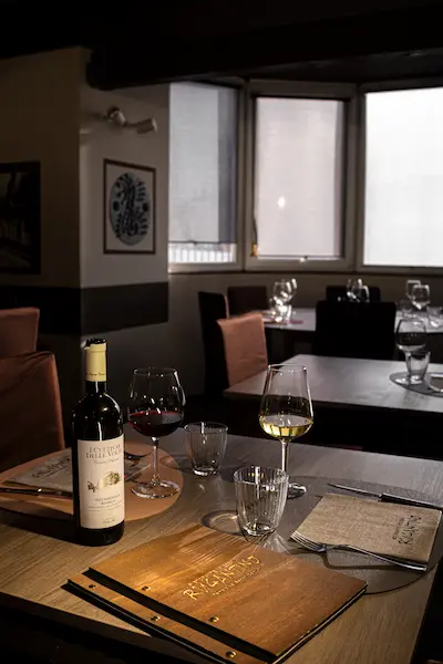 Sala Ristorante con opere d'arte